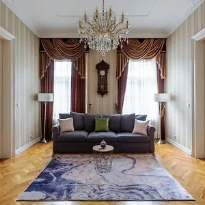 Luxury Next To The New York Cafe Apartment Budapest